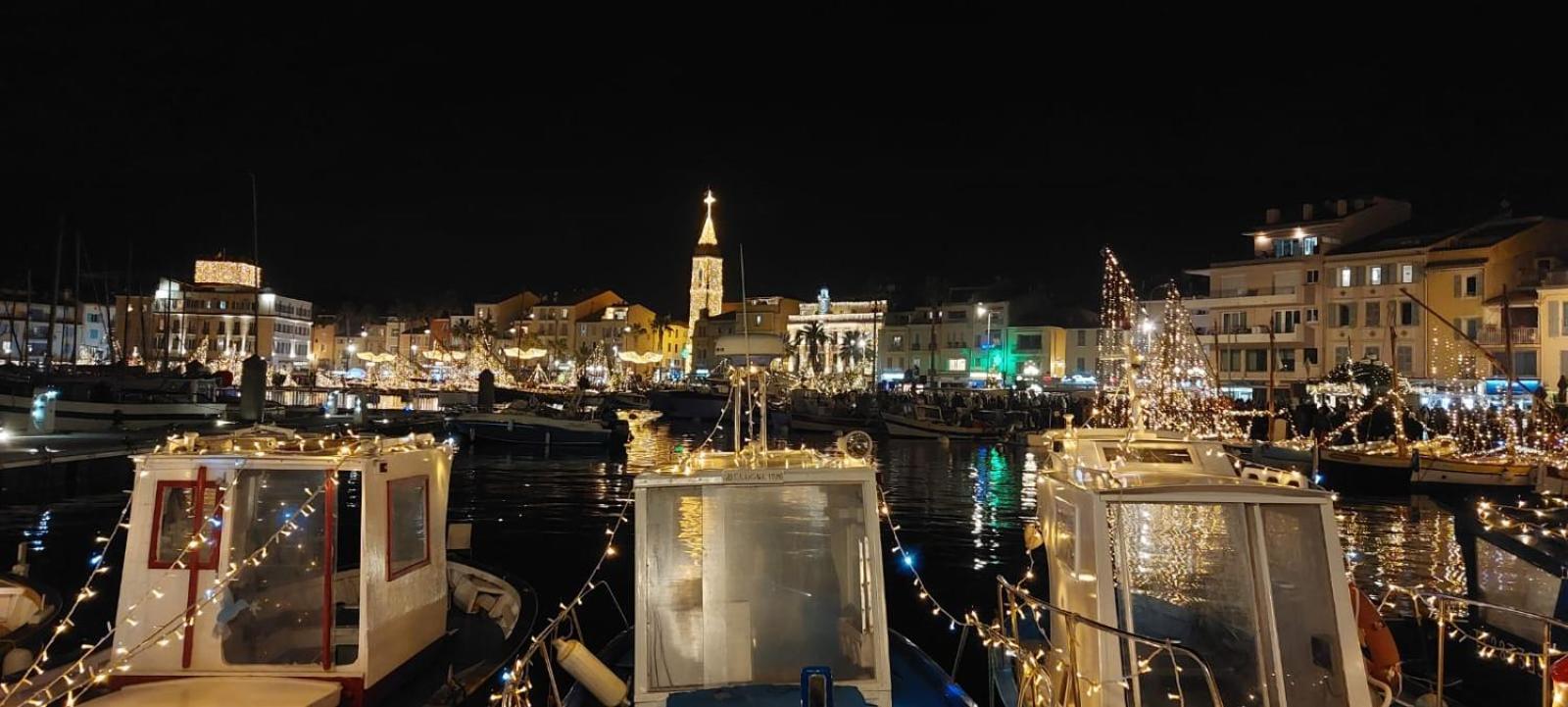 Grand T3 Lumineux Spacieux Propre, Tout Confort, Parking, Ascenseur, Emplacement Central Unique, Port-Commerces-Mer Et Plages A Pied, Location Du Samedi Au Samedi Sanary-sur-Mer Exterior foto
